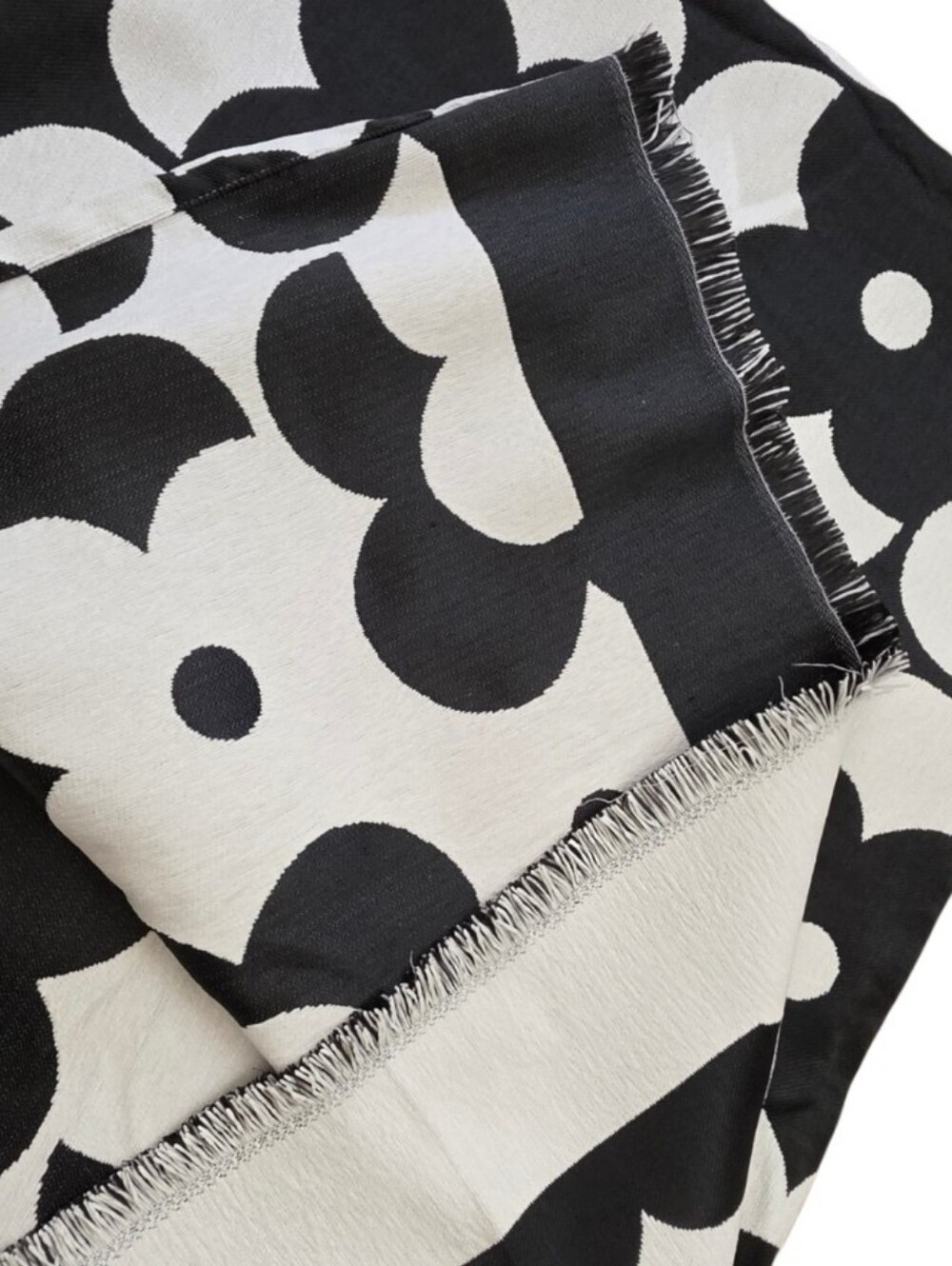 Roomy Reversible Floral Throw Blanket Black White Scandinavian 51x71 NWT - Picture 3 of 9